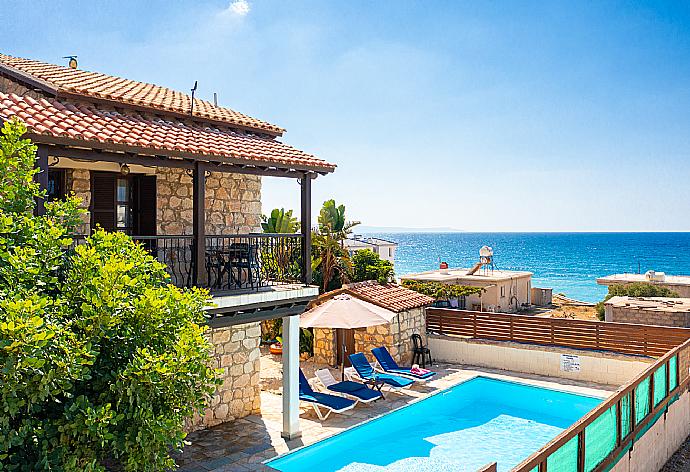 Beautiful villa with private pool, terrace, and garden with sea views . - Villa Petroktisto . (Galería de imágenes) }}