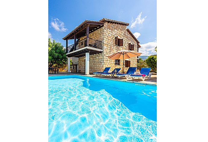 Beautiful villa with private pool, terrace, and garden with sea views . - Villa Petroktisto . (Galería de imágenes) }}