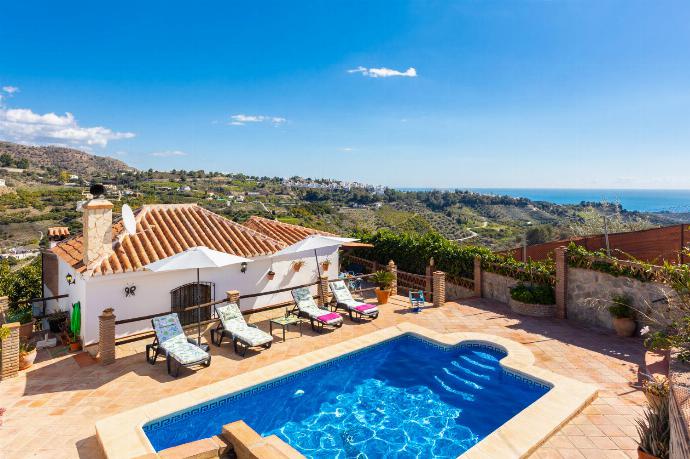 Beautiful villa with private pool and terrace with sea views . - Villa Paloma . (Galerie de photos) }}