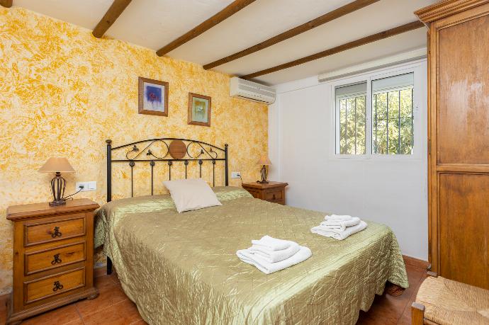 Double bedroom with A/C . - Villa Paloma . (Galerie de photos) }}