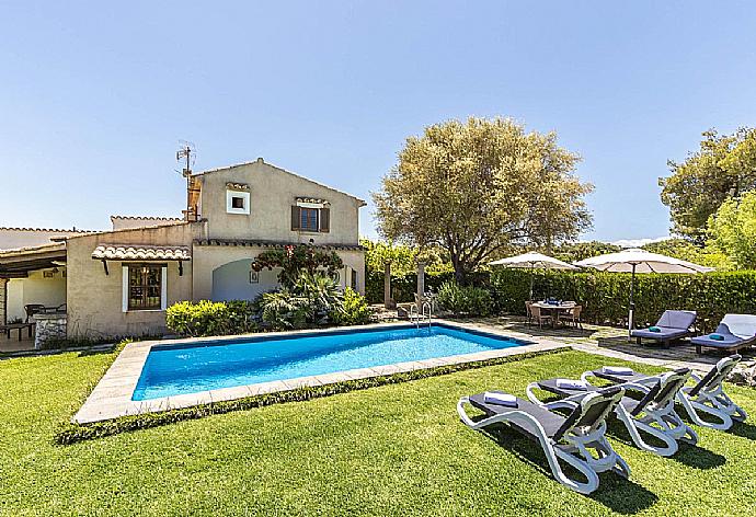 ,Beautiful villa with private swimming pool, terrace and garden . - Marina Nova . (Galería de imágenes) }}