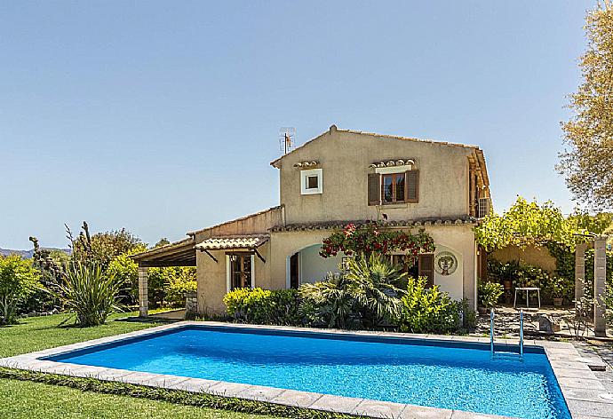 Beautiful villa with private swimming pool . - Marina Nova . (Photo Gallery) }}