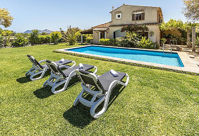 Beautiful villa with private swimming pool, terrace and garden . - Marina Nova . (Galería de imágenes) }}
