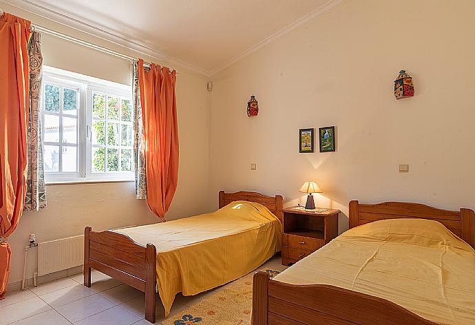 Twin room . - Villa Gabi . (Fotogalerie) }}