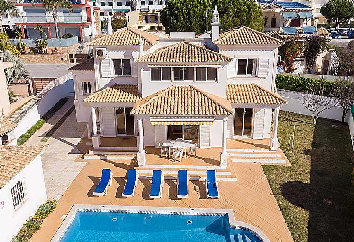 Aerial view  . - Villa Gui . (Fotogalerie) }}