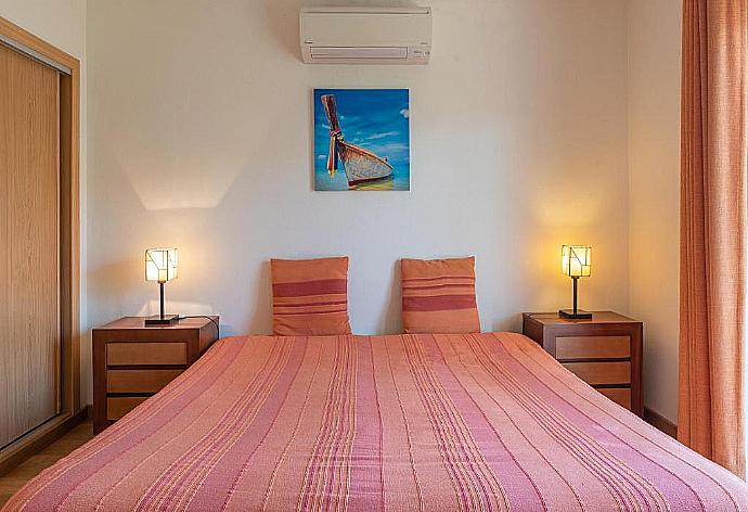 Double room . - Villa Costa . (Fotogalerie) }}