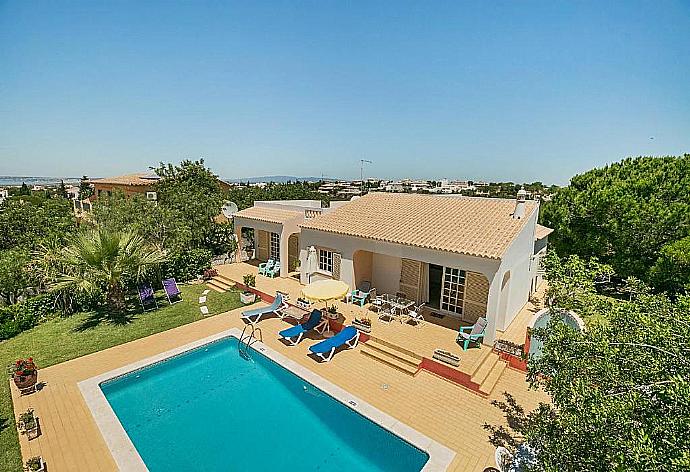 ,Beautiful villa with private swimming pool . - Villa Cerrinho . (Galerie de photos) }}