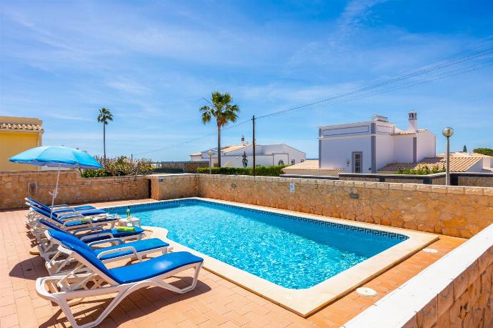 Private pool and terrace . - Villa Quinta do Jolu . (Galería de imágenes) }}