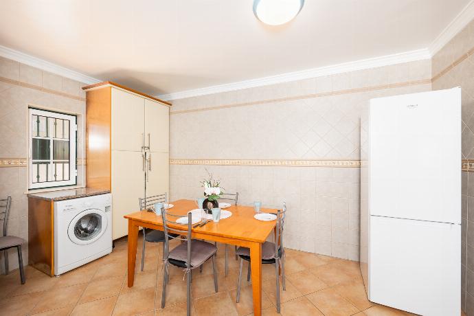 Equipped kitchen with dining area . - Villa Santa Maria . (Photo Gallery) }}