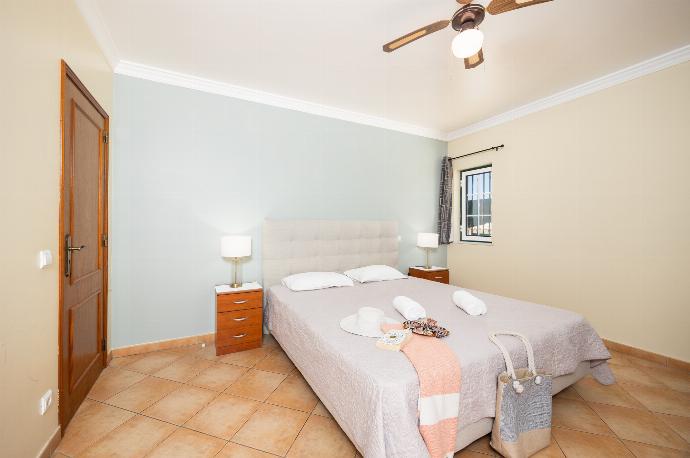 Double bedroom with en suite bathroom and A/C . - Villa Santa Maria . (Photo Gallery) }}