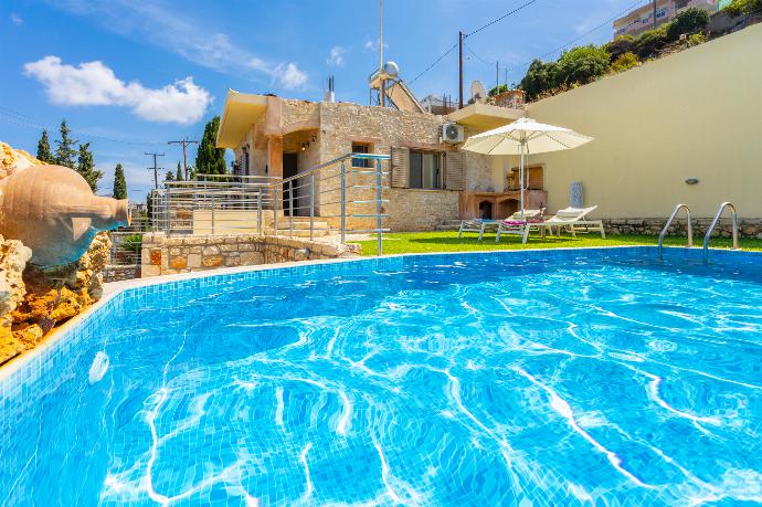 Beautiful villa with private pool and terrace with views . - Stefania Villa Ena . (Galleria fotografica) }}