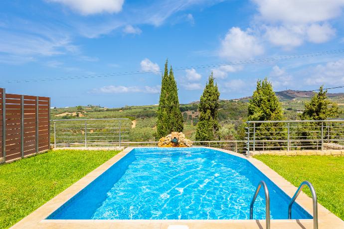 Private pool and terrace with views . - Stefania Villa Ena . (Galería de imágenes) }}