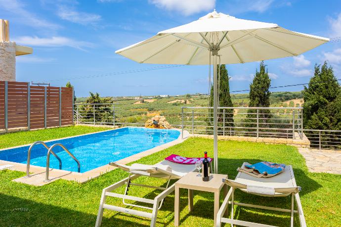 Private pool and terrace with views . - Stefania Villa Ena . (Fotogalerie) }}