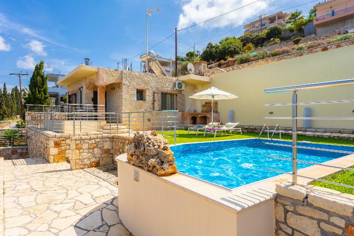 Beautiful villa with private pool and terrace with views . - Stefania Villa Ena . (Galería de imágenes) }}