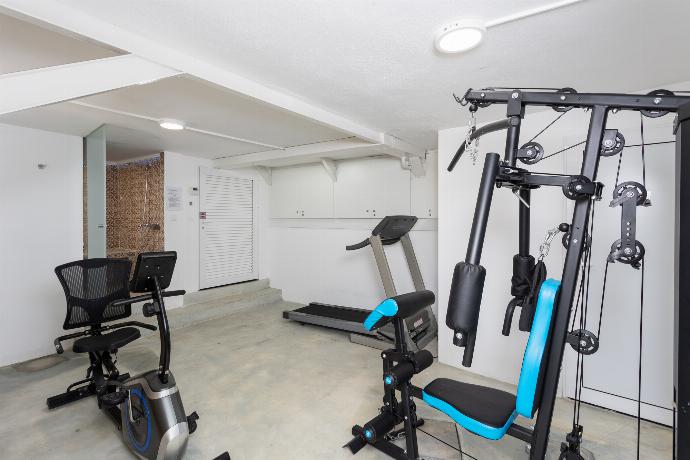 Shared gym area . - Stefania Villa Ena . (Galerie de photos) }}