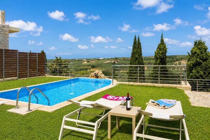 Beautiful villa with private pool and terrace with views . - Stefania Villa Ena . (Galería de imágenes) }}