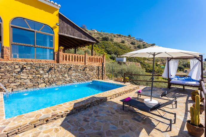 Beautiful villa with private pool and terrace with panoramic views of sea and countryside . - Villa Cortijo El Amigo . (Photo Gallery) }}