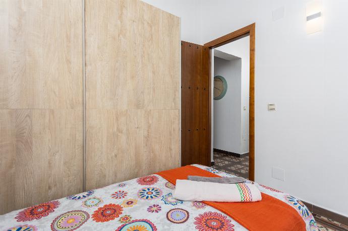 Twin bedroom . - Villa Cortijo El Amigo . (Photo Gallery) }}