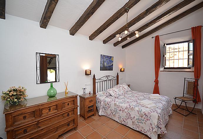 Double bedroom with A/C . - Villa Cortijo Mar . (Галерея фотографий) }}