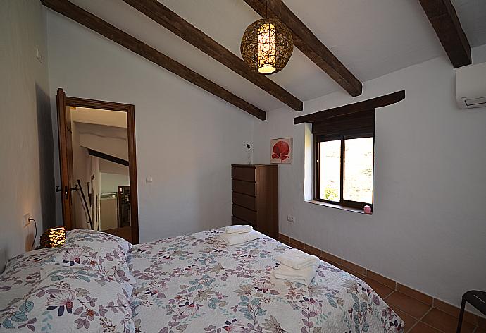 Double bedroom with A/C . - Villa Cortijo Mar . (Galería de imágenes) }}