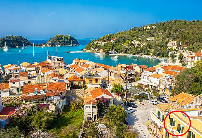 Aerial view of Lakka showing location of Niki Studio Dio . - Niki Studio Dio . (Galleria fotografica) }}