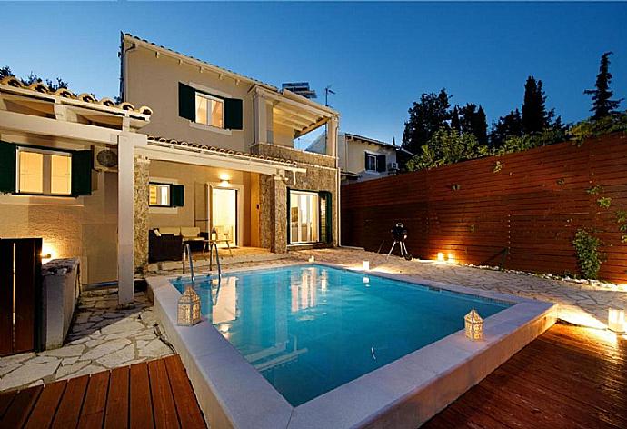Beautiful villa with private swimming pool . - Villa George . (Galería de imágenes) }}