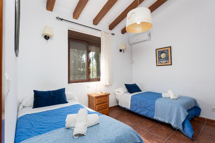 Sheltered terrace area with BBQ . - Villa Loli Imaroga One . (Photo Gallery) }}