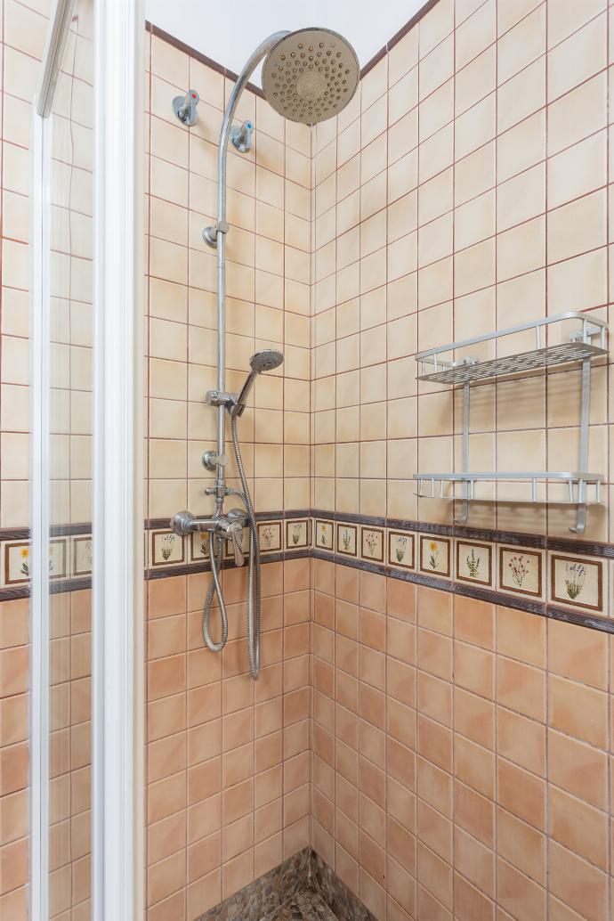 Beautiful villa with private pool, terrace, and garden . - Villa Loli Imaroga One . (Photo Gallery) }}