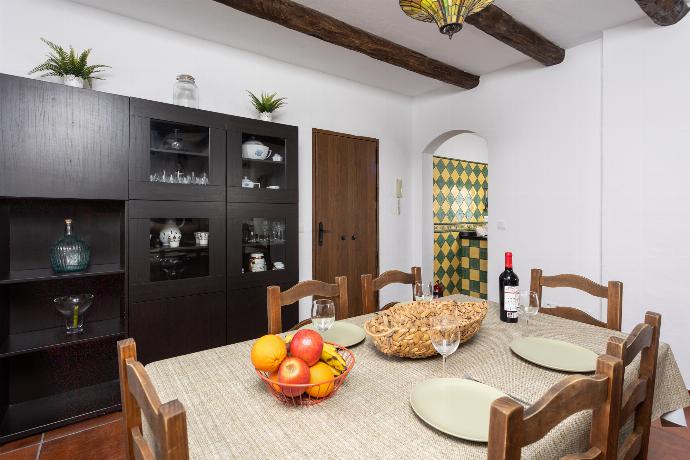 Living room with sofa, dining area, ornamental fireplace, WiFi internet, and satellite TV . - Villa Cortijo Romero . (Galerie de photos) }}