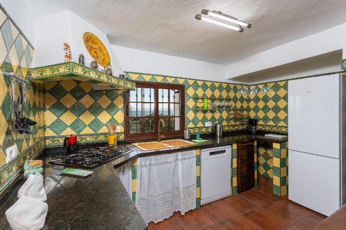 Equipped kitchen . - Villa Cortijo Romero . (Photo Gallery) }}