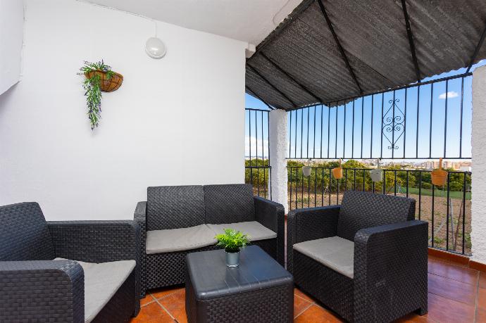 Sheltered terrace area . - Villa Cortijo Romero . (Galleria fotografica) }}