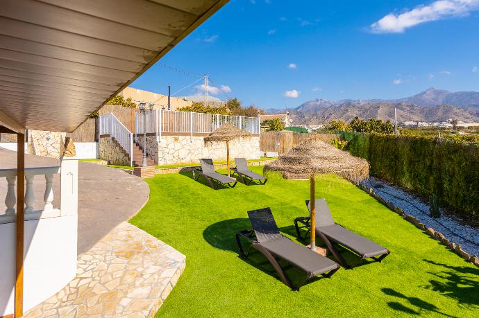 Private pool and terrace with sea views . - Villa Cortijo Romero . (Galería de imágenes) }}