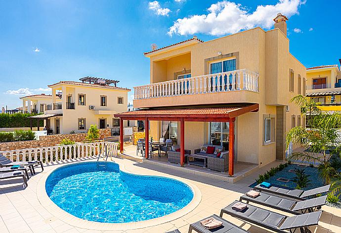 Beautiful villa with private pool, terrace, and garden with sea views . - Villa Amore . (Fotogalerie) }}