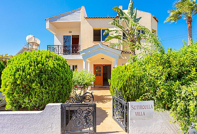 Beautiful villa with private pool, terrace, and garden . - Villa Sotiroula . (Fotogalerie) }}