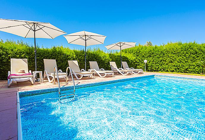 Private pool, terrace, and garden . - Villa Sotiroula . (Fotogalerie) }}