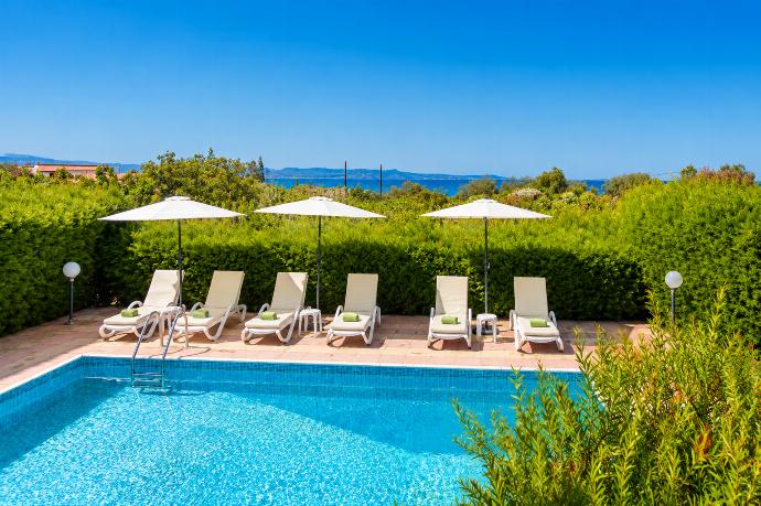 Private pool, terrace, and garden . - Villa Sotiroula . (Galleria fotografica) }}