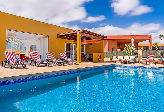  . - Villa Teresa . (Photo Gallery) }}