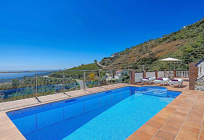 Beautiful villa with private pool and terrace . - Villa El Pedregal . (Photo Gallery) }}