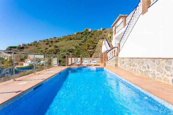 Beautiful villa with private pool and terrace with sea views . - Villa El Pedregal . (Photo Gallery) }}