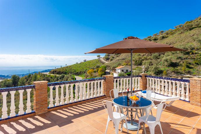 Terrace area with sea views . - Villa El Pedregal . (Photo Gallery) }}