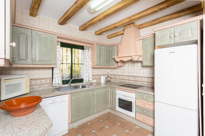 Equipped kitchen . - Villa El Pedregal . (Галерея фотографий) }}