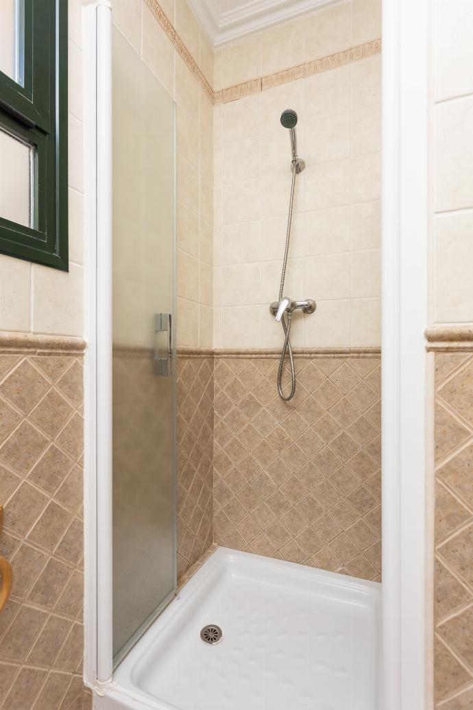 En suite bathroom with shower . - Villa El Pedregal . (Photo Gallery) }}