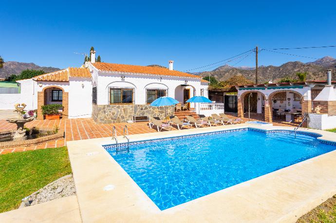 Beautiful villa with private pool, terrace, and garden with sea views . - Villa Alta Vista . (Galería de imágenes) }}