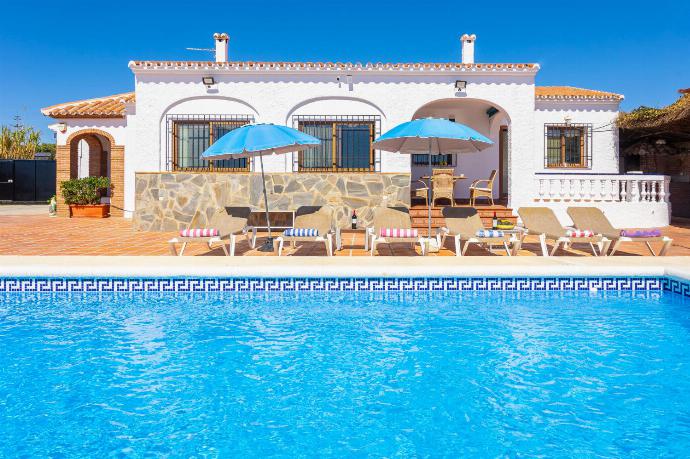 Beautiful villa with private pool, terrace, and garden with sea views . - Villa Alta Vista . (Галерея фотографий) }}