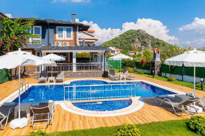 ,Beautiful villa with private pool, terrace, and garden . - Villa Delfin . (Галерея фотографий) }}