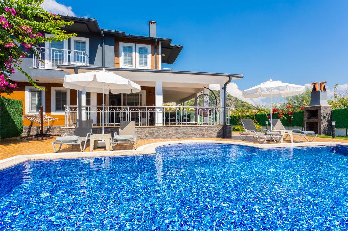 Beautiful villa with private pool, terrace, and garden . - Villa Delfin . (Photo Gallery) }}