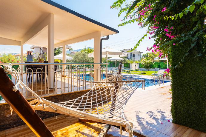 Terrace area with hammock . - Villa Delfin . (Галерея фотографий) }}