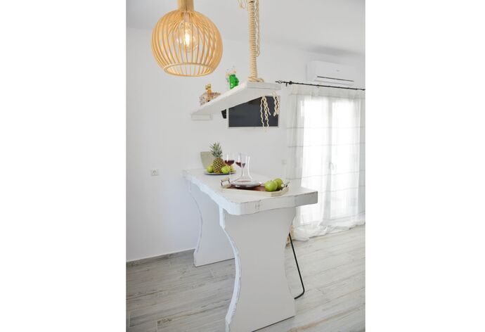 Kitchen bar . - Villa Kalliope . (Galerie de photos) }}