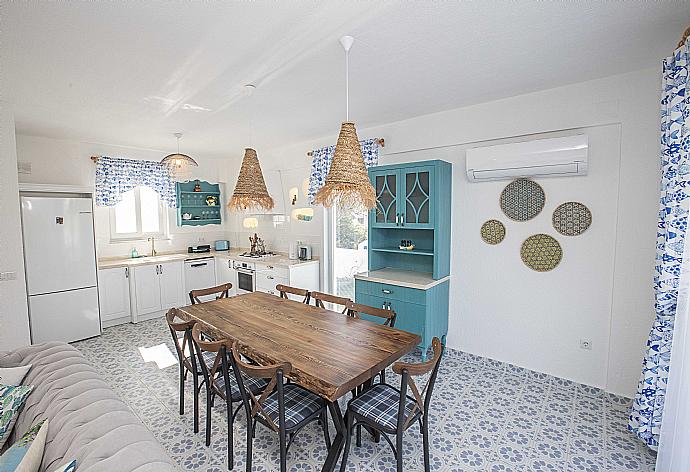 Equipped kitchen . - Villa Blue Island . (Photo Gallery) }}