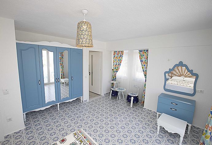 Double bedroom with A/C . - Villa Blue Island . (Photo Gallery) }}